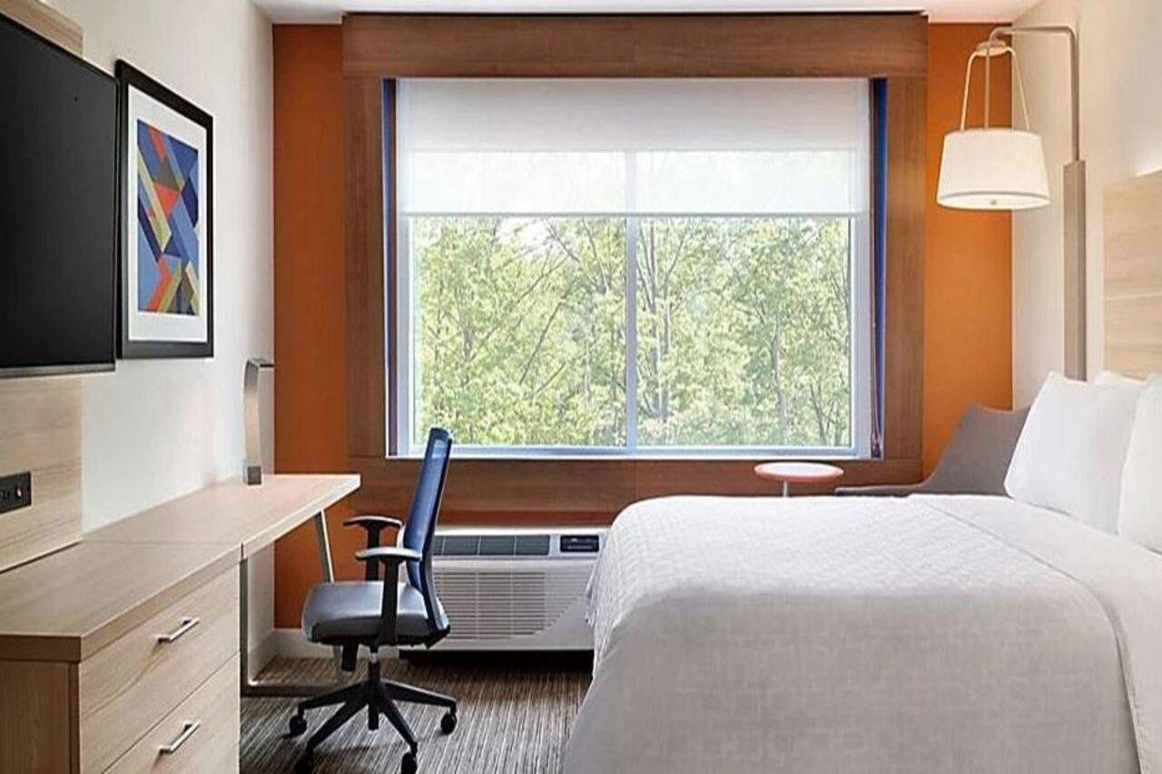 Holiday Inn Express & Suites - Cedar Springs - Grand Rapids N By Ihg Εξωτερικό φωτογραφία